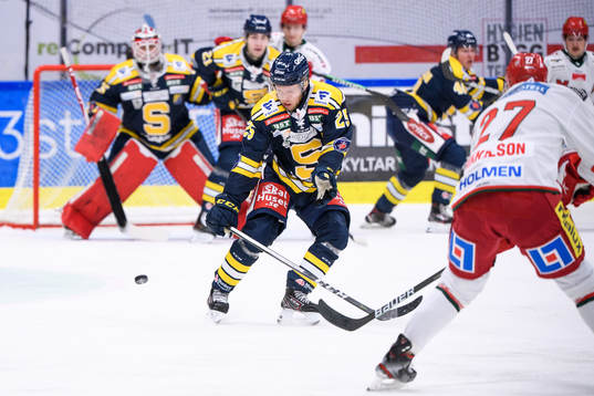 Södertäljes Christopher Bengtssonunder ishockeymatchen i
