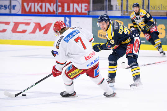 Modos Tobias Åhström och Södertäljes Christopher
