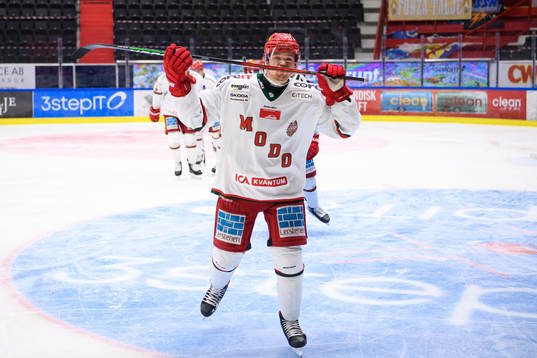 Modos Mikkel Aagaard  jublar