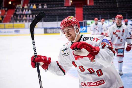 Modos Mikkel Aagaard  jublar