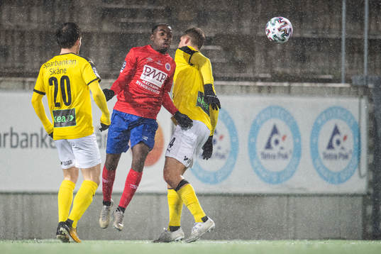 Karlslunds Rickson Mansiamina mellan Lunds André