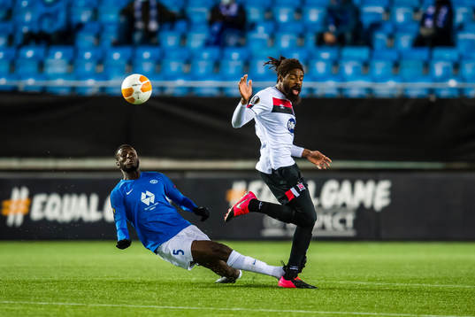 Sheriff Sinyan of Molde and Nathan Oduwa of Dundalk
