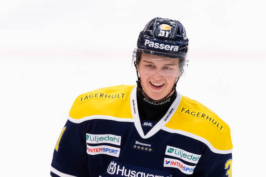 s Oskar Olausson jublar