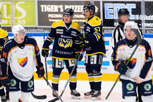 s Emil Andrae och Anton Wedin jublar