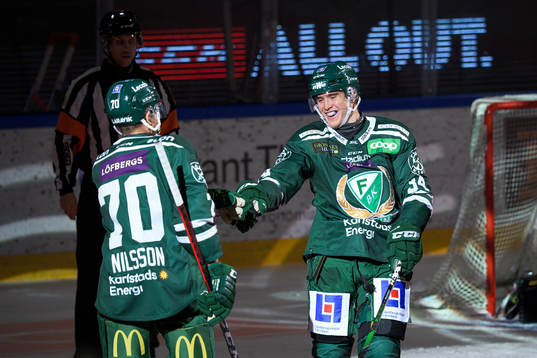 Färjestads Jacob Nilsson och Michael Lindqvist jublar