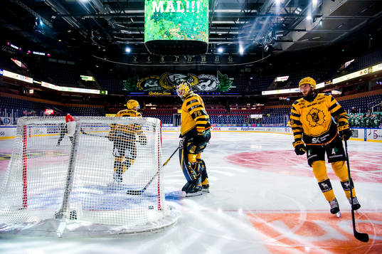 Skellefteås målvakt Arvid Söderblom och Petter Granberg