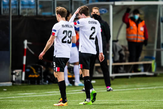 David McMillan and Sean Gannon of Dundalk looks dejected