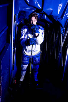 Leksands August Berg innan ishockeymatchen i SHL mellan