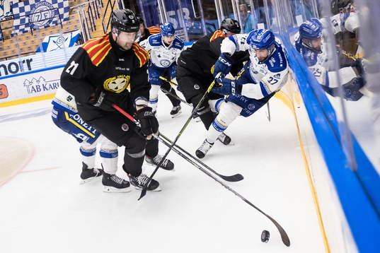 Brynäs Patrik Berglund och Leksands Marek Hrivík