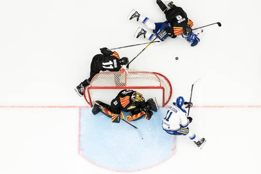 Brynäs Victor Söderström och Leksands Jon Knuts och