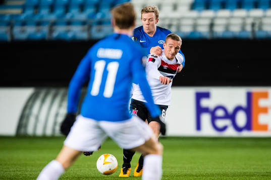 Erling Knudtzon of Molde and John Mountney of Dundalk