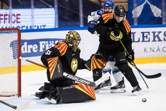 Brynäs målvakt Samuel Ersson och Niclas Andersén
