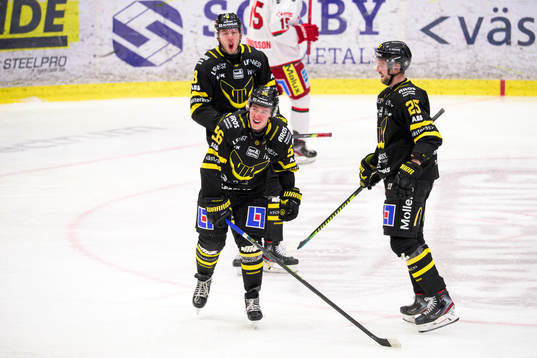 Västerås Alexander Lunsjö jublar