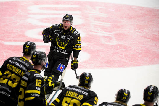 Västerås Lukas Zetterberg jublar