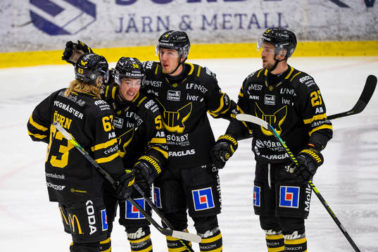 Västerås Alexander Lunsjö jublar