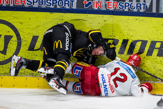Västerås Sebastian Benker och Modos Jesper Lindgren