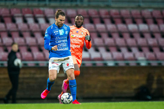 Norrbys Jonathan Azulay och AFC Eskilstunas Chidi Omeje