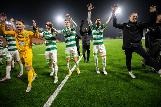 Västerås spelare jublar