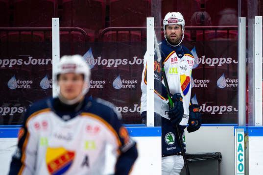 Djurgårdens Dick Axelsson i utvisningsbåset