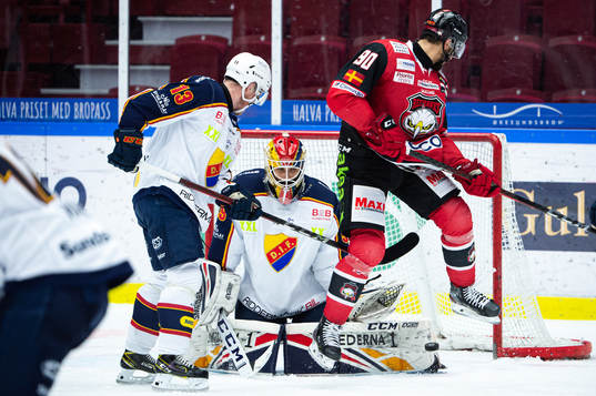 Malmö Redhawks Joseph Veleno oroar framför Djurgårdens