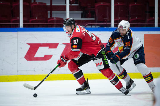 Malmö Redhawks Emil Sylvegård och Djurgårdens Dick