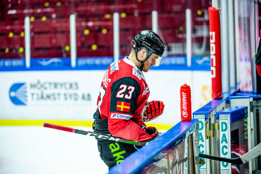 Malmö Redhawks Christoffer Forsberg lämnar rinken