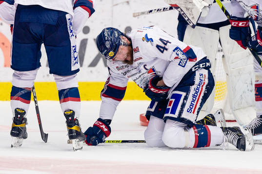 Linköpings Jonas Junland har ont