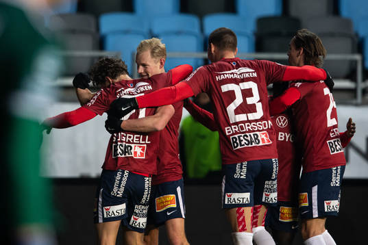 Örgrytes Adam Bergmark Wiberg jublar med Herman Sjögrell