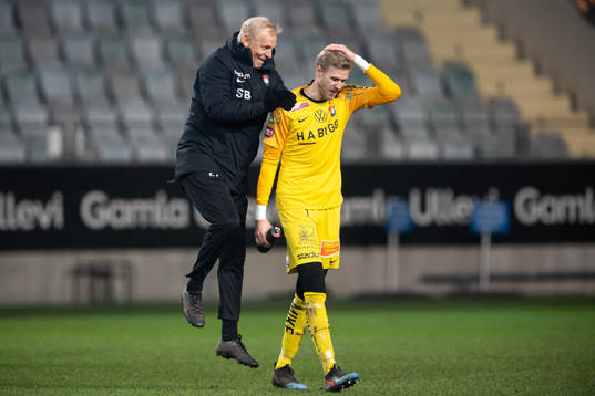 Örgrytes tränare Sören Börjesson och målvakt Fredrik