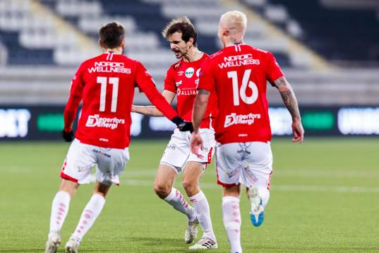 Degerfors Sebastian Olsson jublar