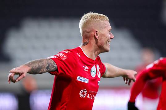 Degerfors Victor Edvardsen jublar
