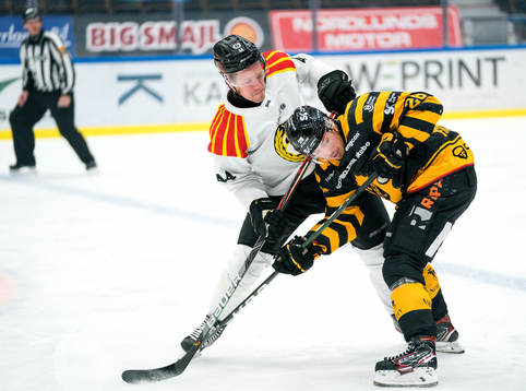 Brynäs Nicklas Danielsson och Skellefteås Jesper Frödén