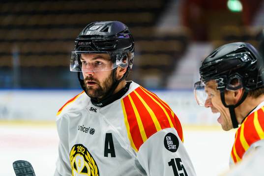 Brynäs Simon Bertilsson och Nicklas Danielsson jublar