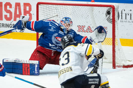 s Lias Andersson gör 1-2 bakom Oskarshamns målvakt Joe