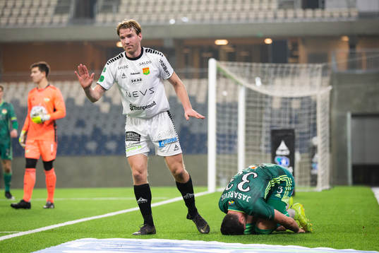 GAIS August Wängberg och Dalkurds Irfan Jasarevic som har