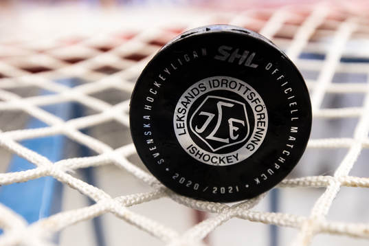 Matchpuck innan ishockeymatchen i SHL mellan Leksand och