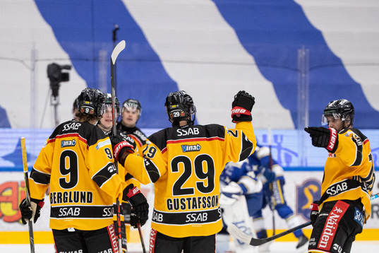 Luleås Victor Berglund och Erik Gustafsson jublar
