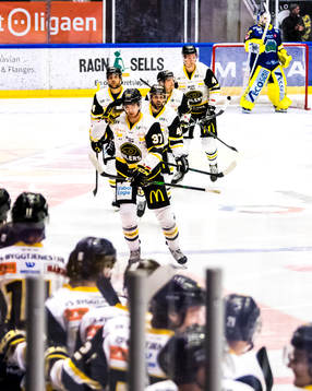 Markus Vikingstad of Stavanger Oilers celebrates