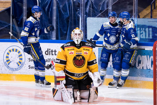 Leksands Oskar Lang jublar