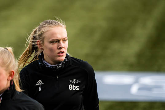 Elin Åhgren Sørum of Rosenborg warms up