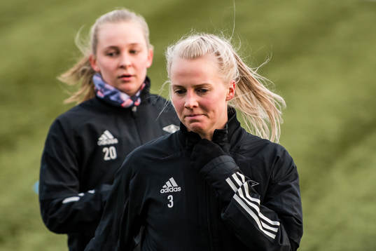 Mali Lilleås Næss of Rosenborg warms up