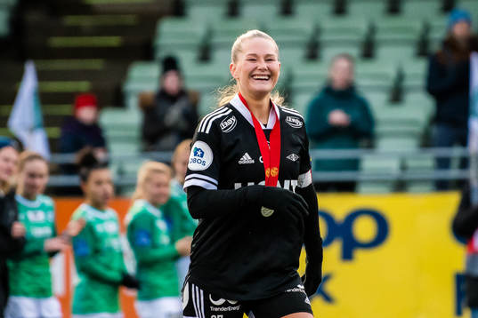 Lisa-Marie Karlseng Utland of Rosenborg with her silver