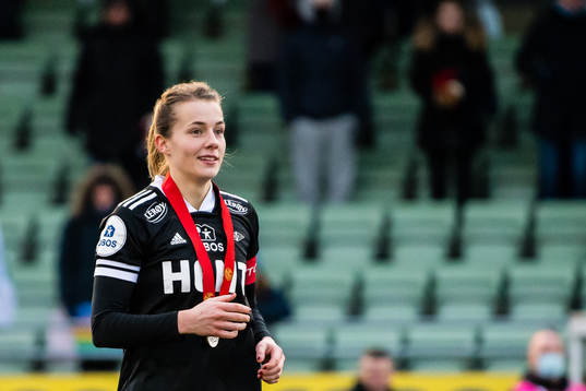 Ina Kamilla Lundereng Vårhus of Rosenborg with her silver