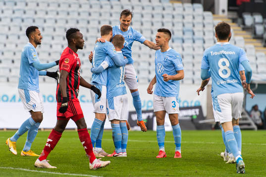 Malmö FFs Anders Christiansen jublar med lagkamrater