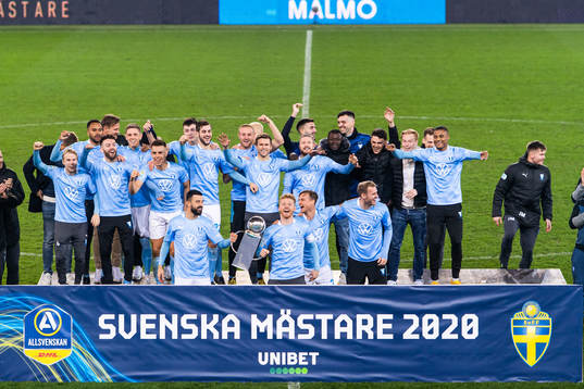 Malmö FFs Behrang Safari och Anders Christiansen jublar