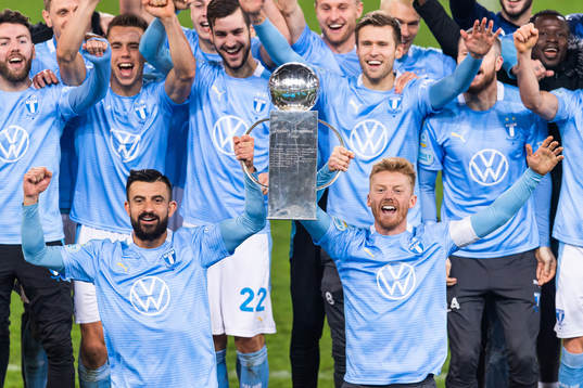 Malmö FFs Behrang Safari och Anders Christiansen jublar