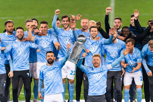 Malmö FFs Behrang Safari och Anders Christiansen jublar