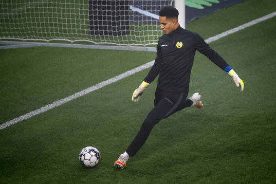 Hammarbys målvakt Oliver Dovin