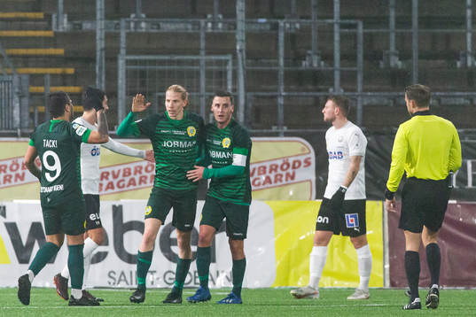 Hammarbys Gustav Ludwigson jublar