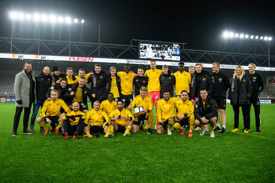 Elfsborgs spelare och ledare jublar